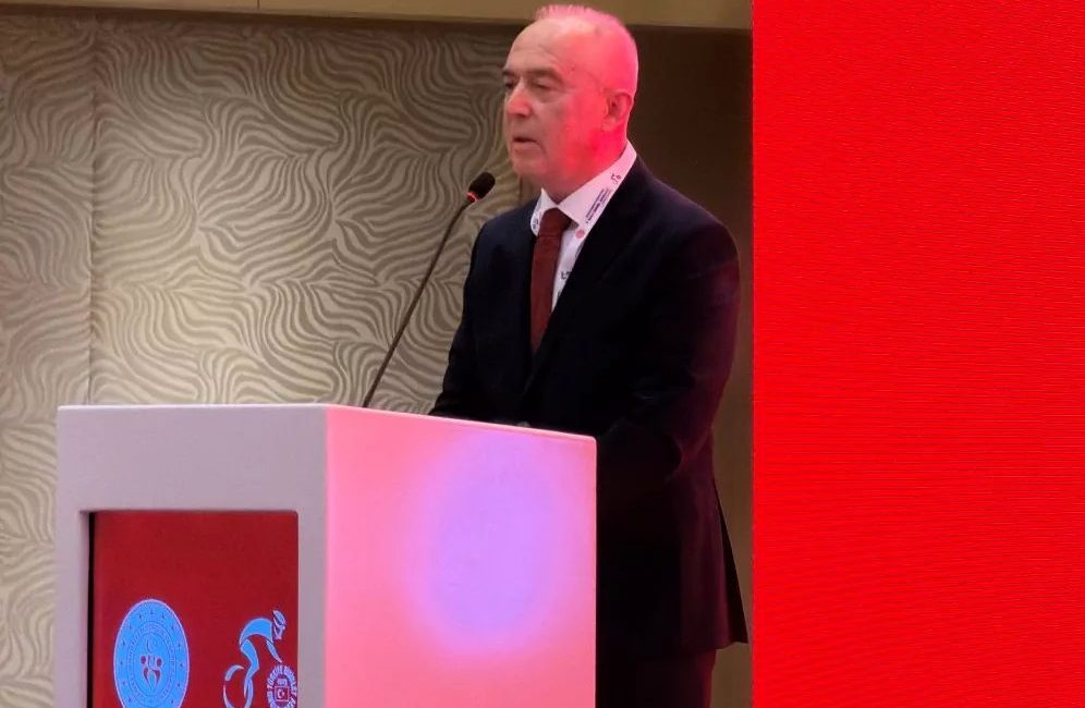 Emin Müftüoğlu TBF’de güven tazeledi Türkiye Bisiklet Federasyonunun Genel Kurulunda Emin Müftüoğlu yeniden başkan seçilerek