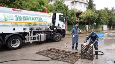 Gebze Belediyesi Fen İşleri Müdürlüğü ekipleri, meteorolojinin sağanak yağış uyarıları