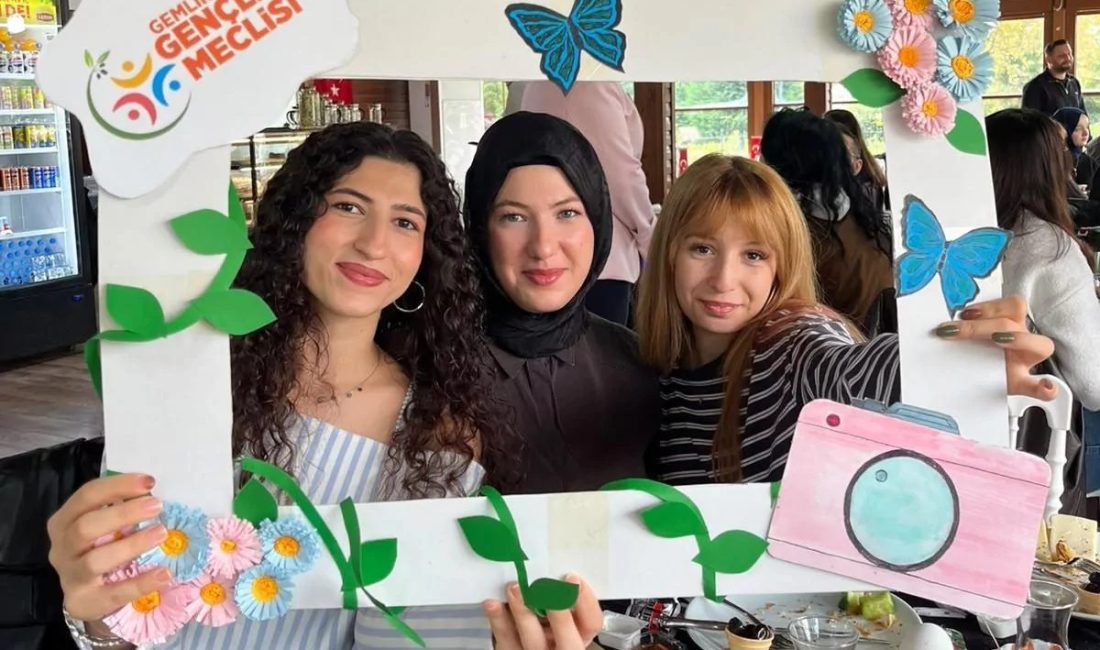 Bursa'da Gemlik Kent Konseyi Gençlik Meclisi ev sahipliğinde Gemlik Bölge