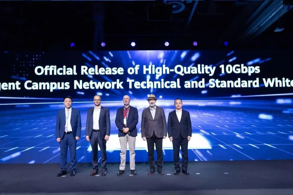 HNS 2026 | Huawei ve sektör kuruluşları, Avrupa’da yüksek kaliteli 10 Gbps Akıllı Kampüs Ağı Teknik ve Standart Beyaz kitabını yayınladı Huawei, küresel endüstri kuruluşları ve öncülerle birlikte Huawei Ağ Zirvesi