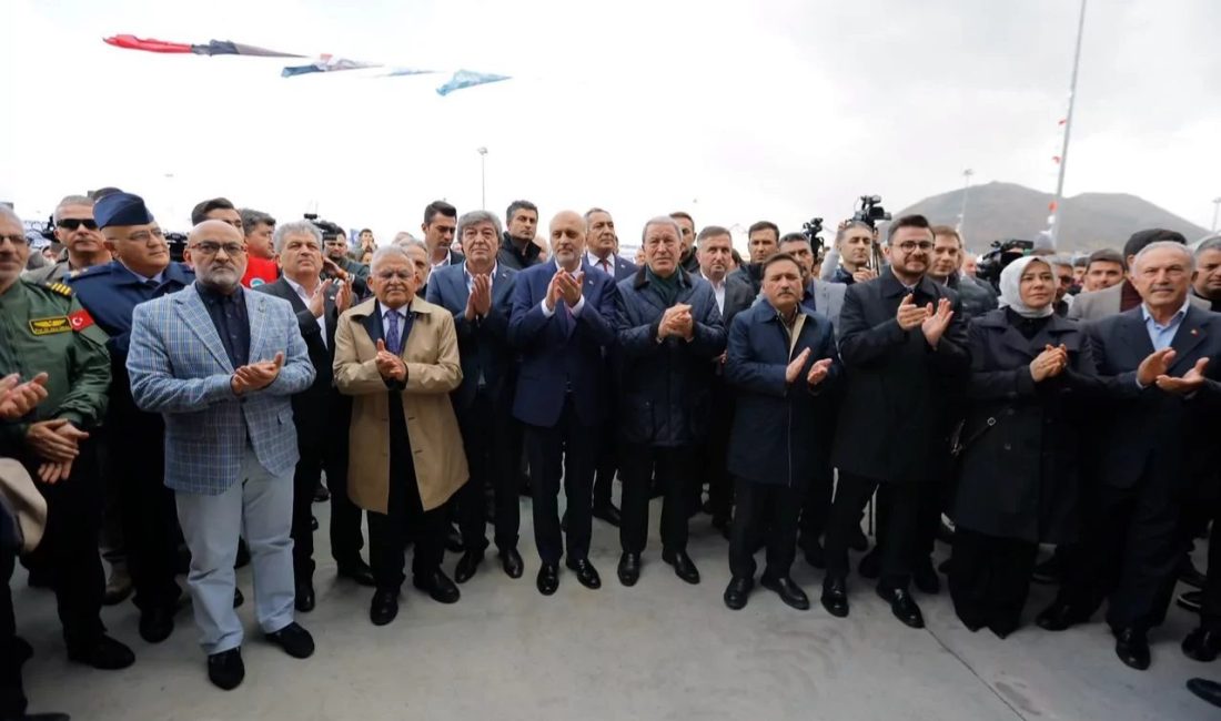Kayseri 8’nci Bilim Festivali kapılarını açtı Kayseri Büyükşehir Belediyesi ile TÜBİTAK iş birliğinde düzenlenen Kayseri 8.