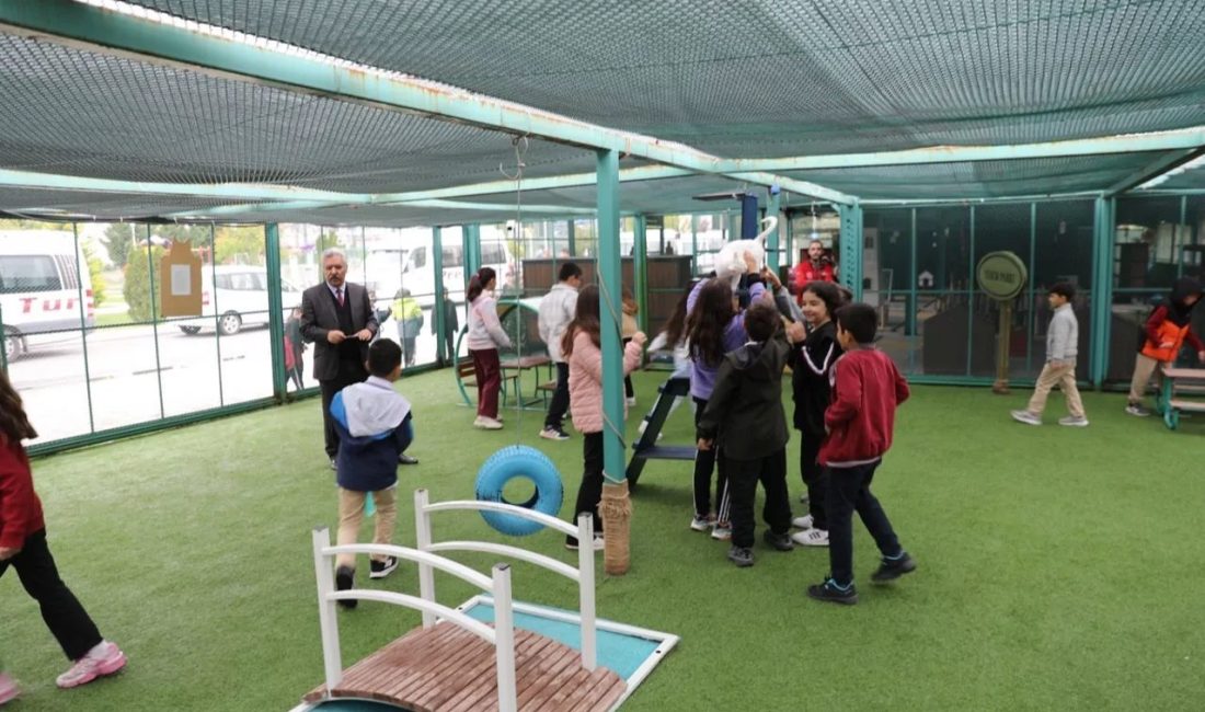 Kayseri Kocasinan çocuklara hayvan sevgisi aşılıyor Kocasinan Belediyesi tarafından Kayseri’de bir ilk olarak hayata geçirilen ve