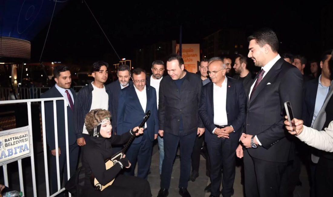 Malatya’da Başkan Er’den gençlere yatırım mesajı AK Parti Gençlik Kolları Genel Başkanı Yusuf İbiş’i ağırlayan Malatya