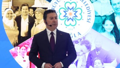 Muğla Büyükşehir Belediye Başkanı Ahmet Aras, Cumhuriyet Halk Partisi üyeliğinden