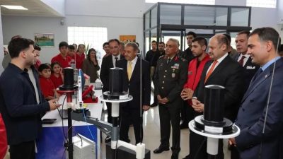 Şanlıurfa’da düzenlenen TEKNOFEST Güneydoğu yarışmalarında dereceye giren ve finalist olmaya